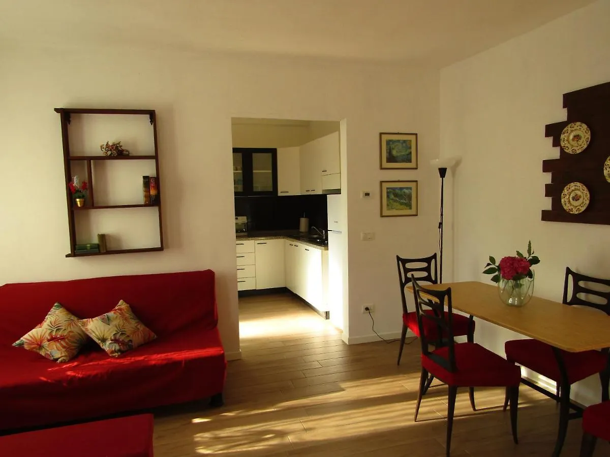 솜마캄파냐 Residenza Torre Antica 아파트