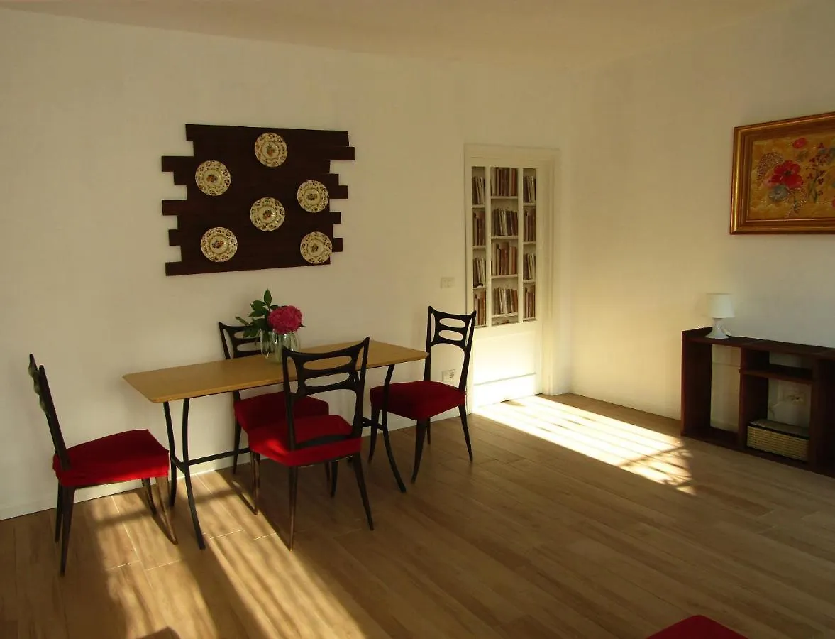솜마캄파냐 Residenza Torre Antica 아파트